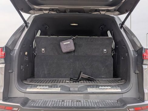 Used 2023 Lexus LX 600 4WD w/ Luxury Package image 7