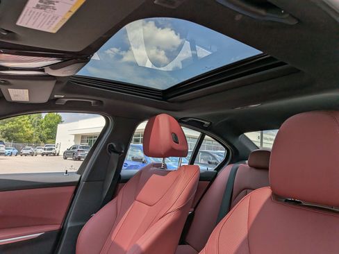 New 2026 BMW 330i Sedan w/ Premium Package RWD image 17