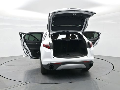 Used 2022 Alfa Romeo Stelvio Ti image 37