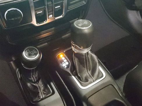 Used 2022 Jeep Wrangler Unlimited Sahara w/ Cold Weather Group image 28