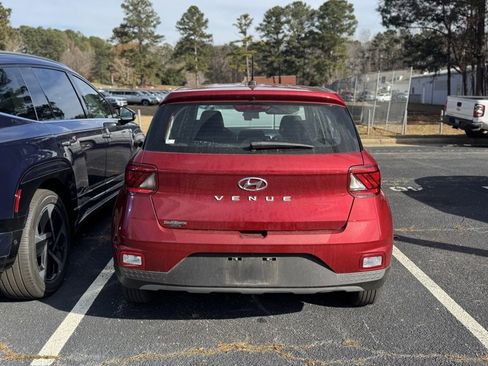 Used 2024 Hyundai Venue SE image 4