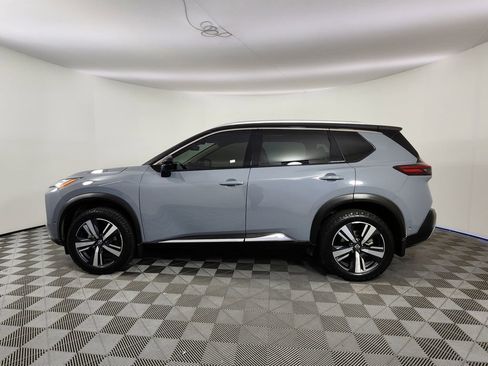 Used 2022 Nissan Rogue Platinum w/ Head-Up Display Package AWD/4WD image 2