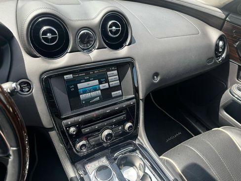 Used 2015 Jaguar XJ L Portfolio AWD/4WD image 18