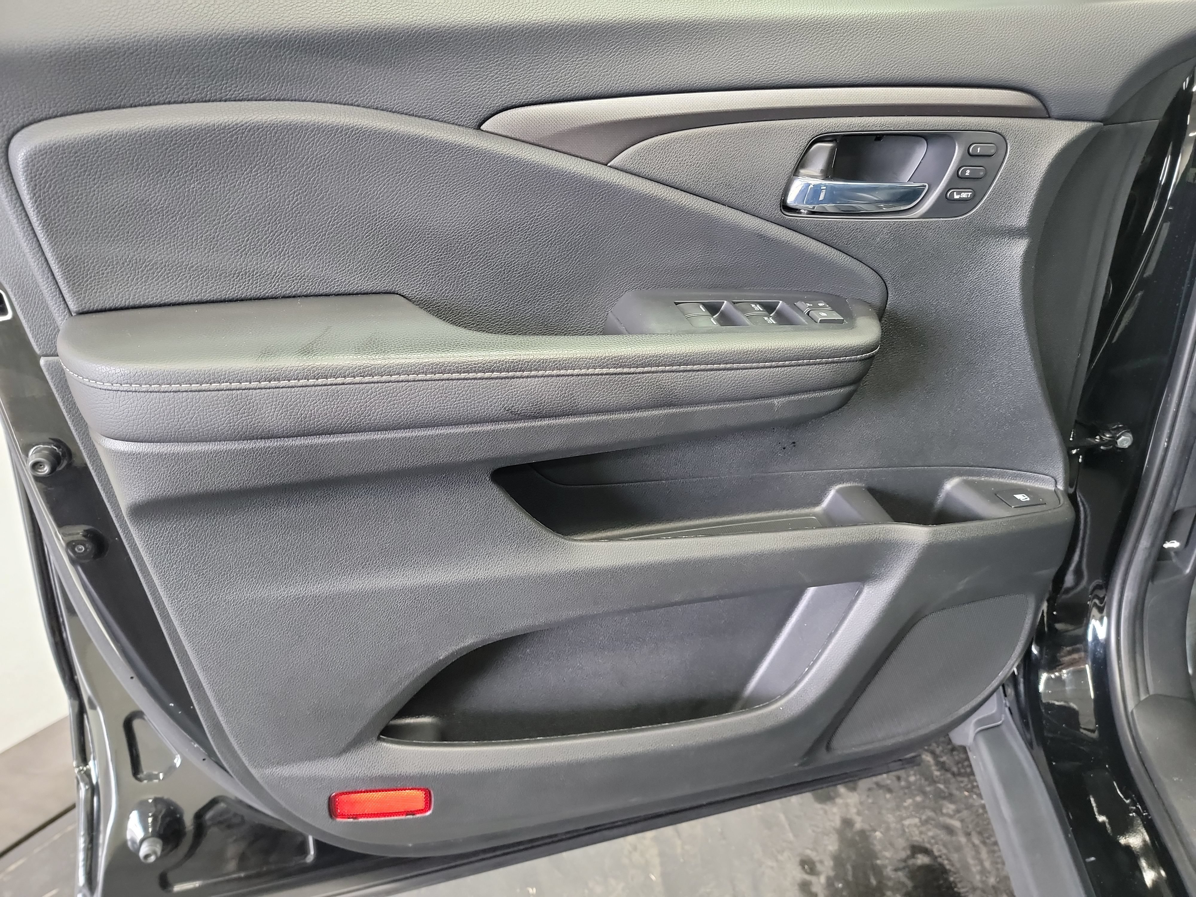 Used 2025 Honda Ridgeline RTL image 13