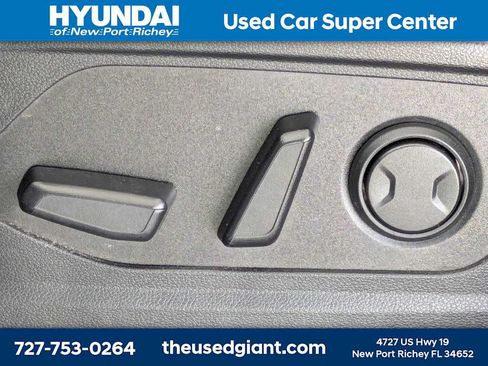 Certified 2022 Hyundai Tucson SEL w/ Convenience Package FWD image 22