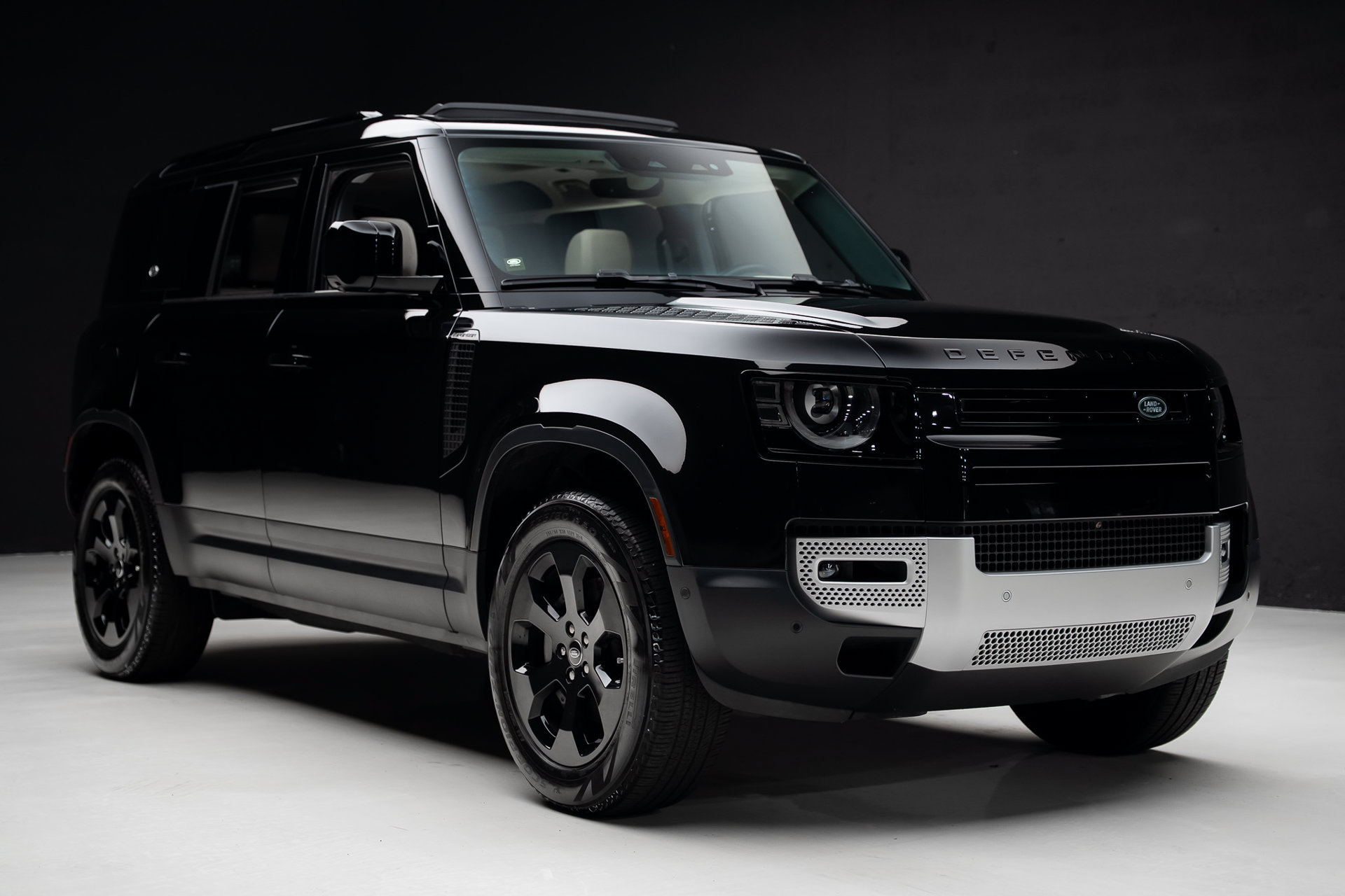 Used 2024 Land Rover Defender 110 S AWD/4WD image 86