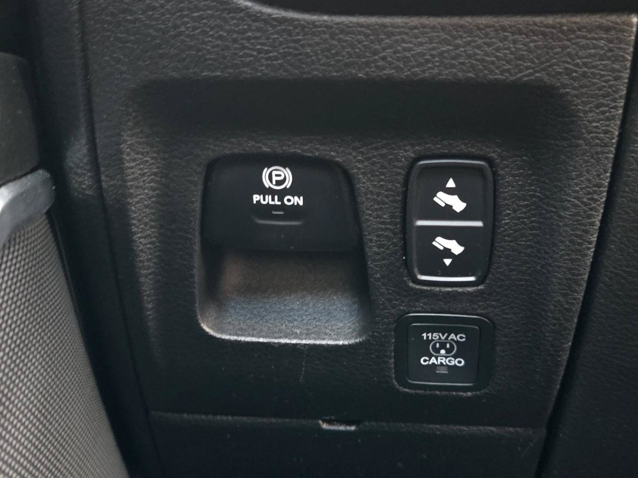 Used 2022 RAM 1500 Laramie AWD/4WD image 29