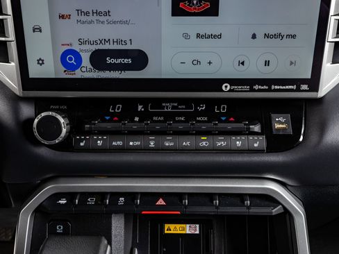 Used 2024 Toyota Sequoia Platinum image 27