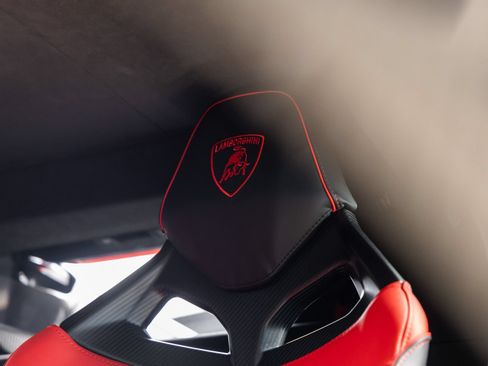 Used 2026 Lamborghini Revuelto AWD/4WD image 40