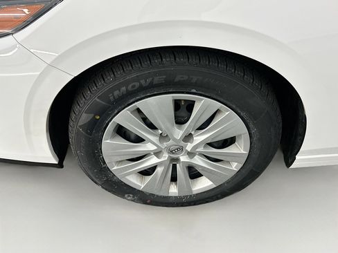 Used 2024 Nissan Sentra S image 11