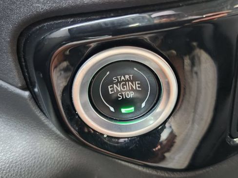 Used 2022 Chevrolet Silverado 1500 LT w/ Convenience Package II AWD/4WD image 8