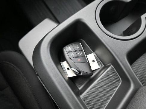 New 2026 GMC Sierra 1500 SLE w/ Preferred Package image 18