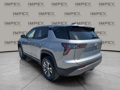 Used 2026 Chevrolet Equinox LT FWD image 3