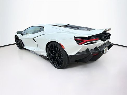 Used 2024 Lamborghini Revuelto image 39