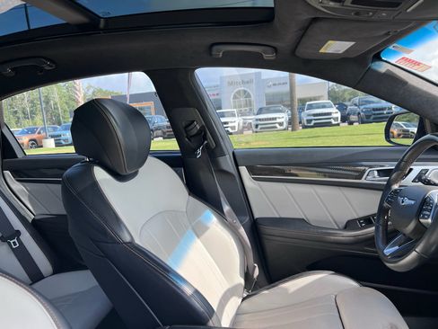 Used 2018 Genesis G80 3.3T Sport RWD image 14