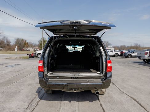 Used 2017 Ford Expedition EL XLT w/ Equipment Group 202A image 9