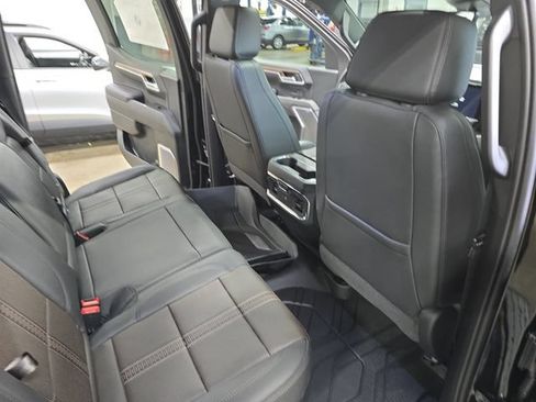 New 2026 Chevrolet Silverado 1500 High Country AWD/4WD image 14