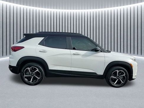 Certified 2023 Chevrolet TrailBlazer RS w/ Convenience Package image 3