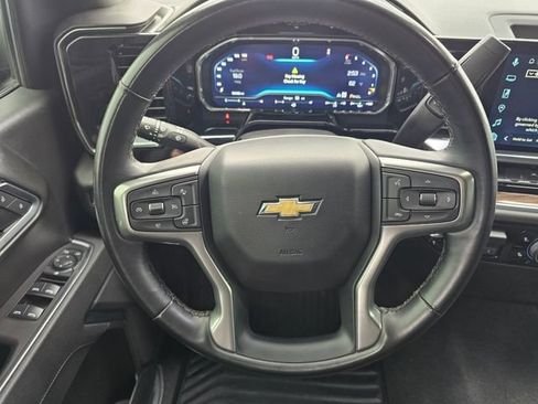 Used 2025 Chevrolet Silverado 1500 LT AWD/4WD image 25