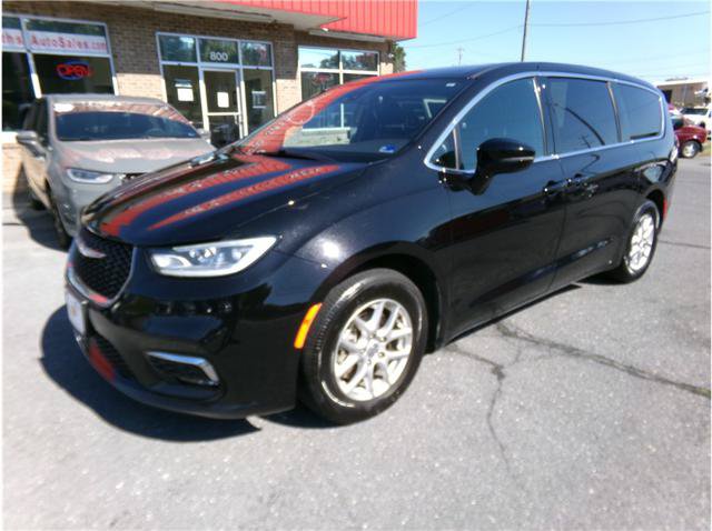 Used 2025 Chrysler Pacifica Select FWD image 14