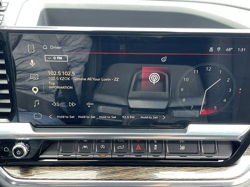Certified 2023 GMC Sierra 1500 Elevation w/ LPO, Elevation Black Package AWD/4WD image 13