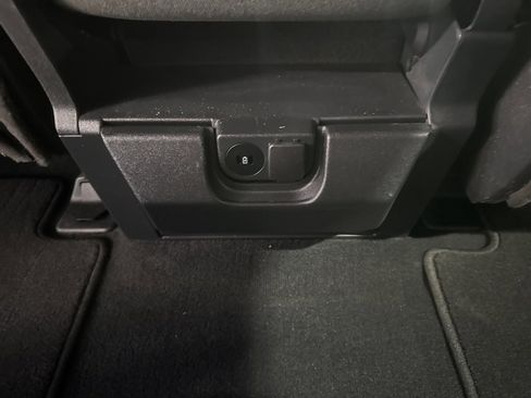 Used 2023 Ford F350 XLT image 36