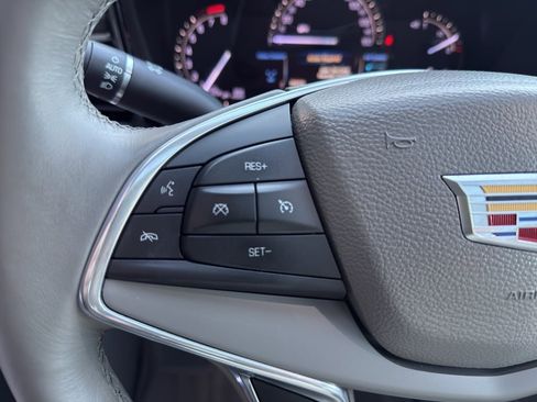 Used 2017 Cadillac XT5 Luxury w/ Driver Awareness Package image 19