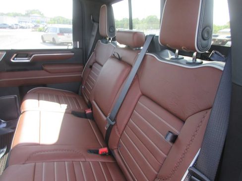 New 2026 GMC Sierra 3500 Denali Ultimate AWD/4WD image 14