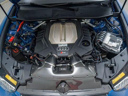 Used 2024 Audi RS 6 performance w/ Black Optic Package image 12