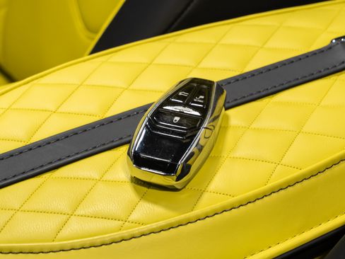 Used 2023 Aston Martin DBS Superleggera Volante RWD image 98