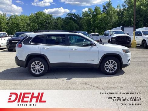 Used 2022 Jeep Cherokee Latitude Lux w/ Sun & Sound Group AWD/4WD image 8
