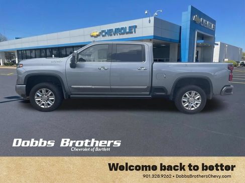 Used 2024 Chevrolet Silverado 2500 High Country AWD/4WD image 4