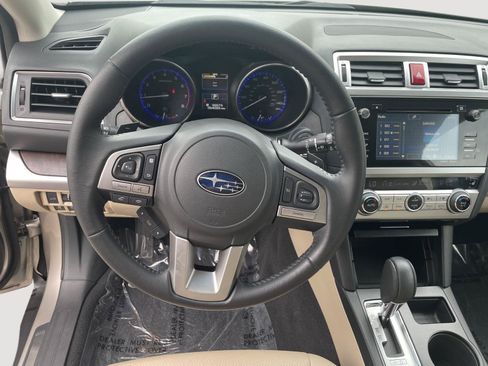 Used 2016 Subaru Outback 2.5i Limited AWD/4WD image 21