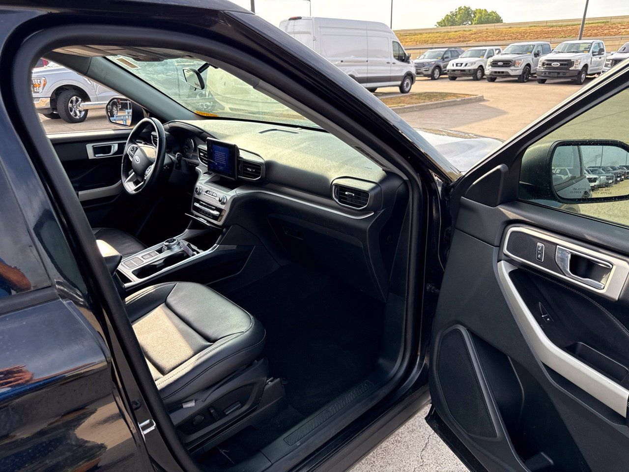 Used 2020 Ford Explorer XLT w/ Equipment Group 202A RWD image 16
