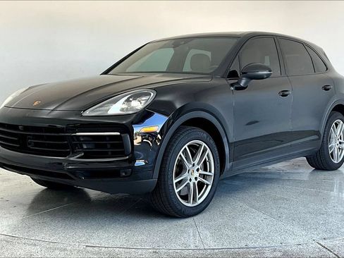 Used 2022 Porsche Cayenne AWD/4WD image 13