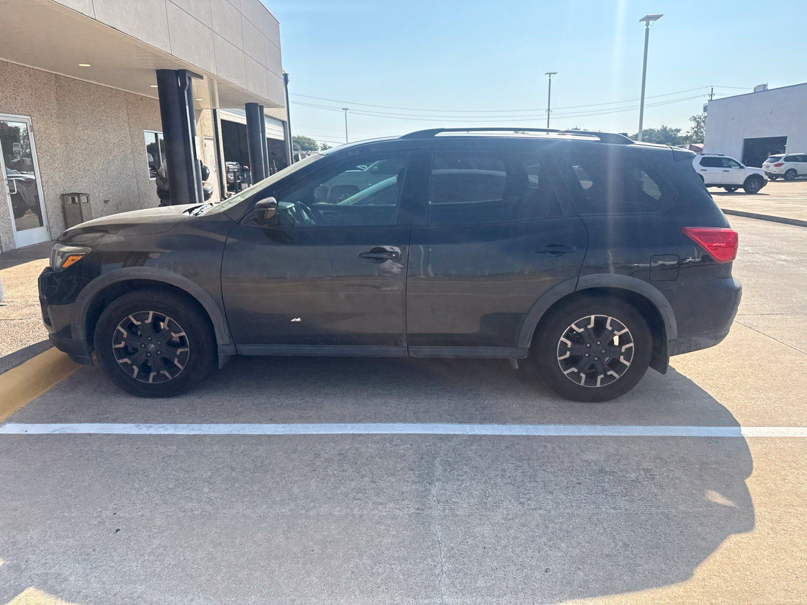 Used 2019 Nissan Pathfinder SV w/ Rock Creek Edition FWD image 4