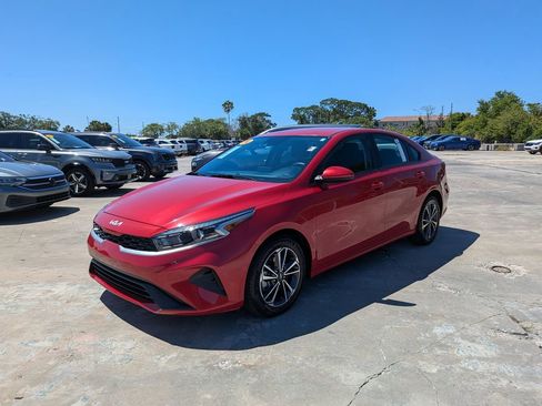 Certified 2024 Kia Forte LXS FWD image 4