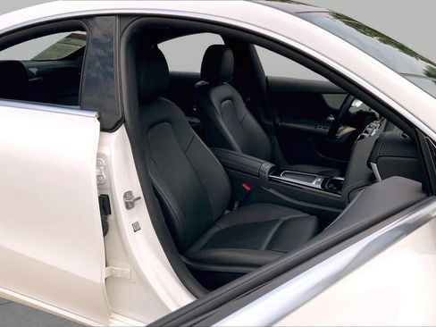 Used 2025 Mercedes-Benz CLA 250 image 9