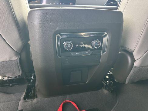 New 2026 Chevrolet Suburban LS image 24