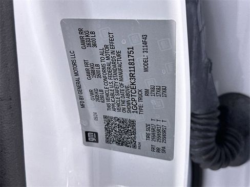 Used 2024 Chevrolet Colorado LT w/ LT Convenience Package II image 35