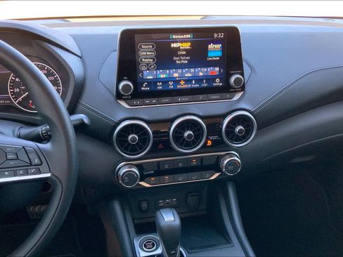 Used 2025 Nissan Sentra SV image 6