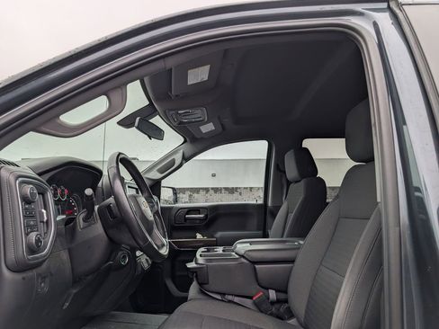 Used 2022 Chevrolet Silverado 1500 LT image 9