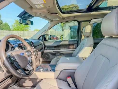 Used 2020 Ford Expedition Limited image 5