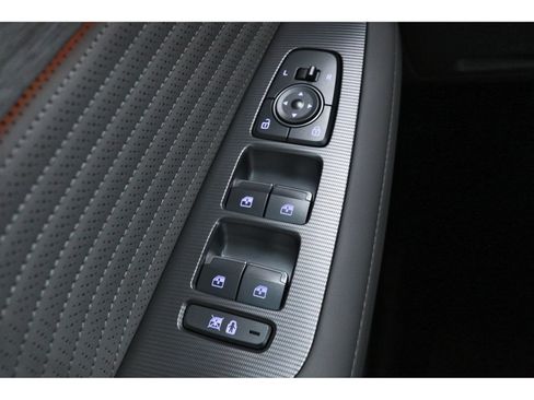 Certified 2025 Hyundai Palisade Calligraphy FWD image 23