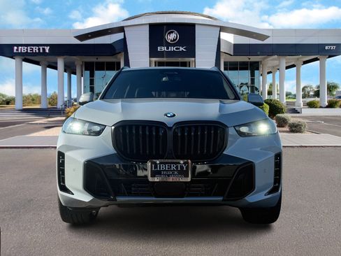 Used 2024 BMW X5 xDrive40i w/ M Sport Package image 4