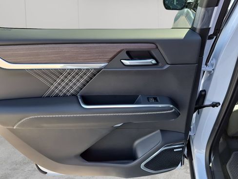 New 2026 GMC Acadia Denali FWD image 19