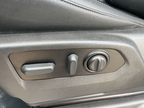 Used 2022 GMC Sierra 1500 SLT w/ SLT Premium Plus Package image 18