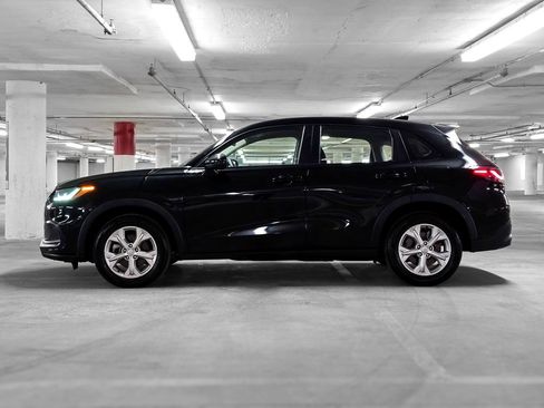 Used 2023 Honda HR-V LX image 12