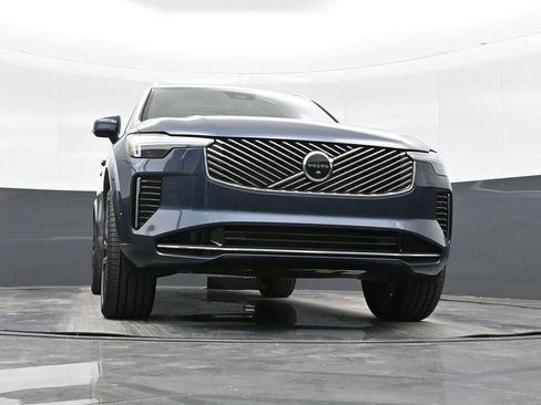 New 2026 Volvo XC90 B5 Plus w/ Protection Package Premier image 26