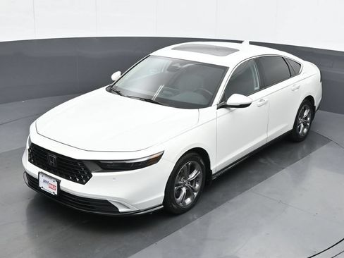 Used 2023 Honda Accord EX-L image 17